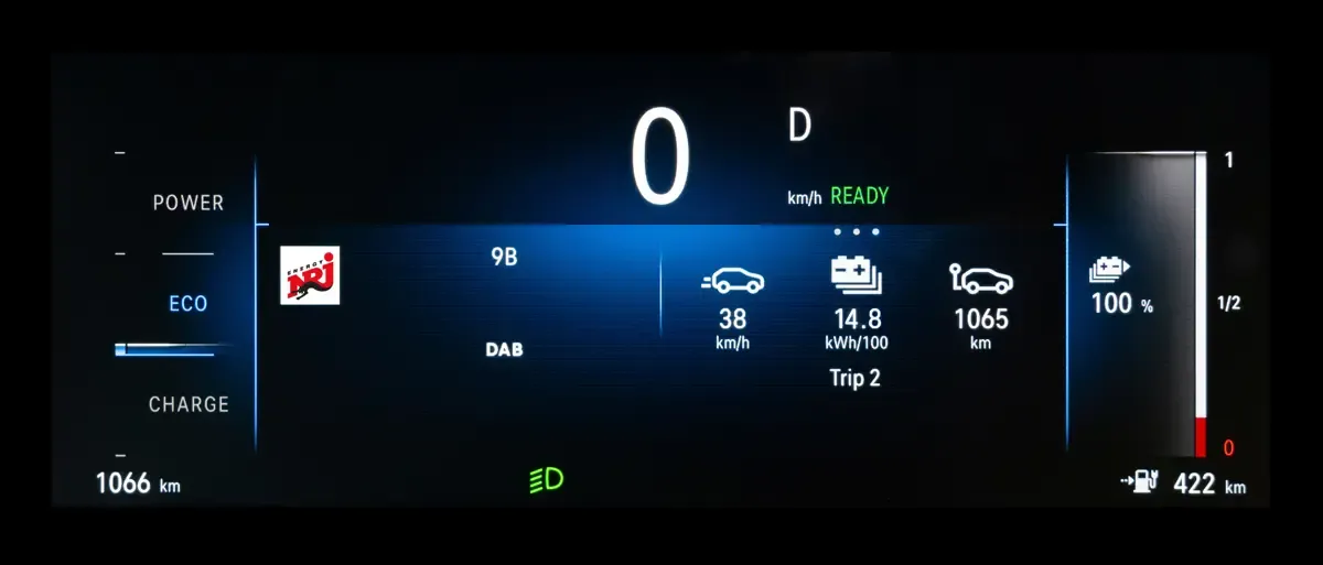 Elettronauti - Opel Astra Electric 54kWh - Infotainment - Vista della plancia
