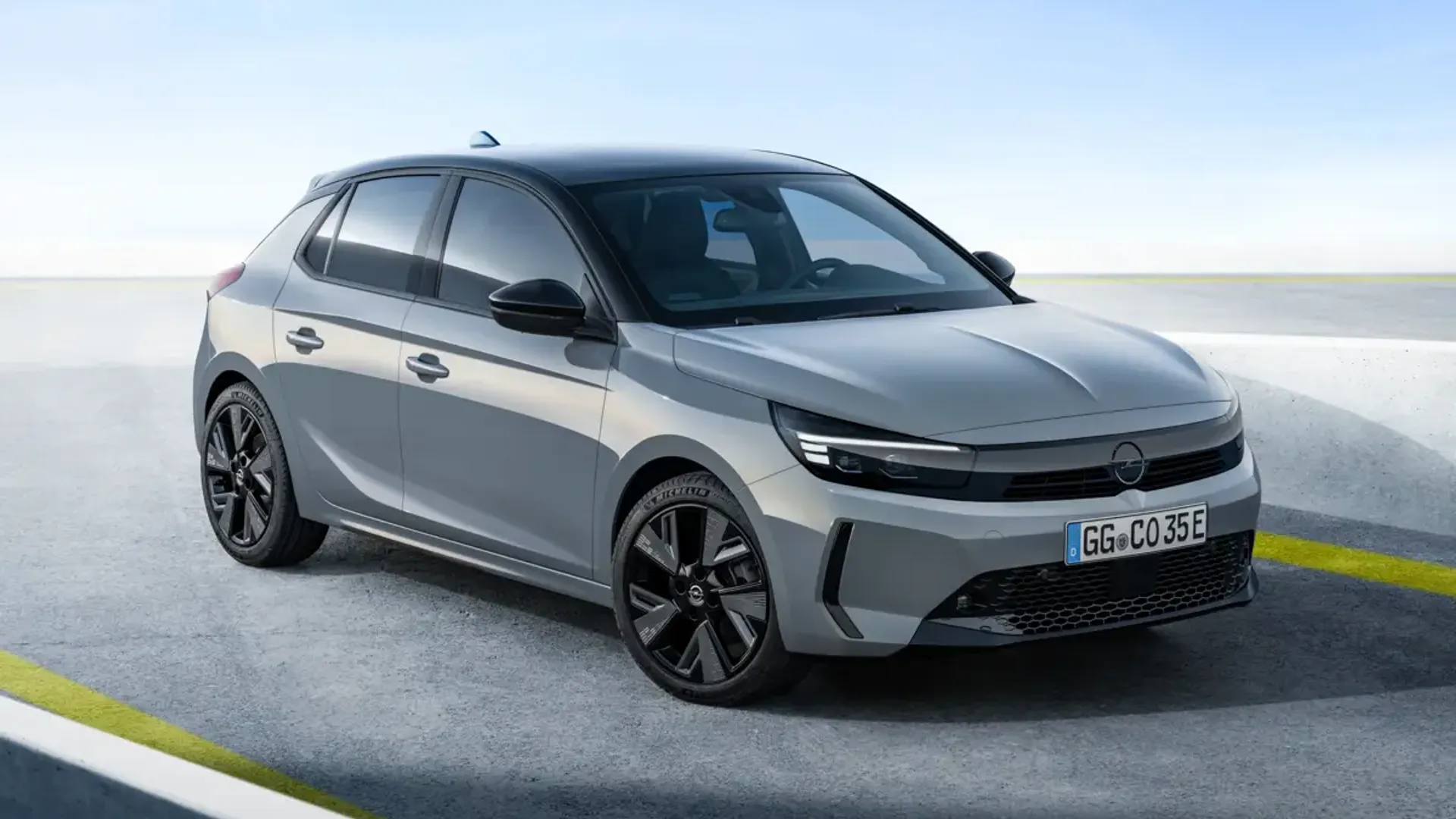 Elettronauti - Opel Corsa Electric 54kWh - Grigio - Esterno - Vista anteriore a tre quarti