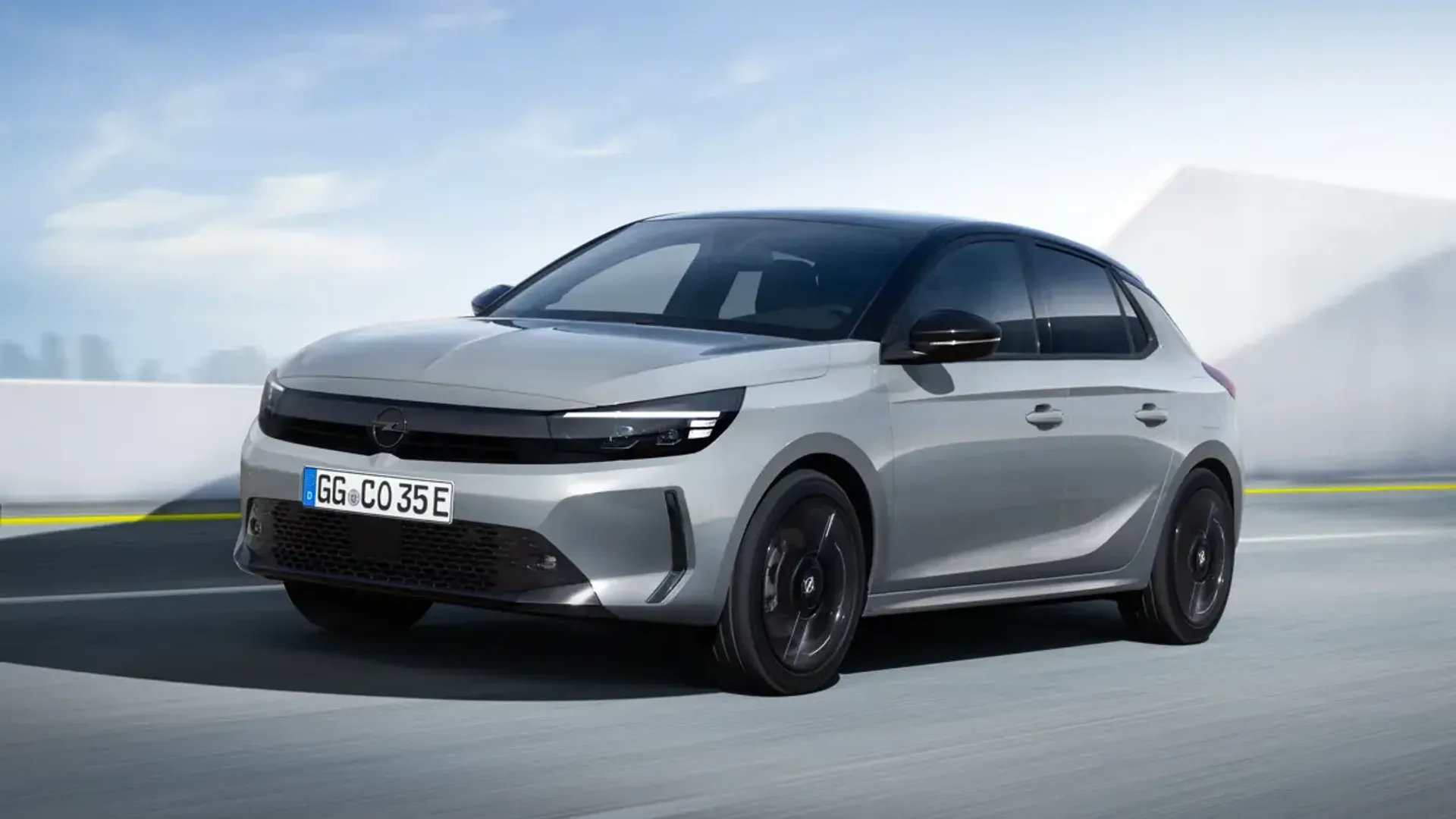 Elettronauti - Opel Corsa Electric 54kWh - Grigio - Esterno - Vista anteriore a tre quarti