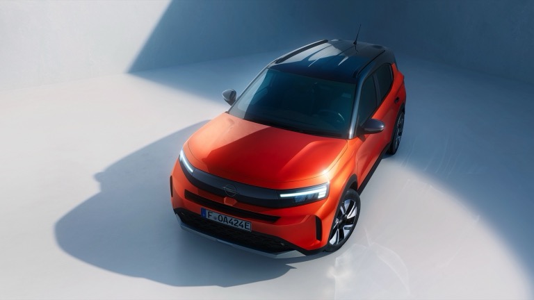Elettronauti - Opel Frontera Electric 44 kWh - Arancione - Esterno - Vista anteriore a tre quarti
