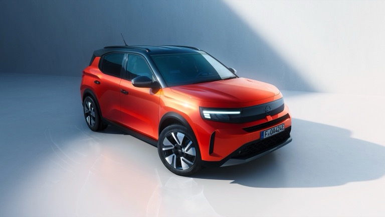 Elettronauti - Opel Frontera Electric 44 kWh - Bianco - Esterno - Vista anteriore a tre quarti