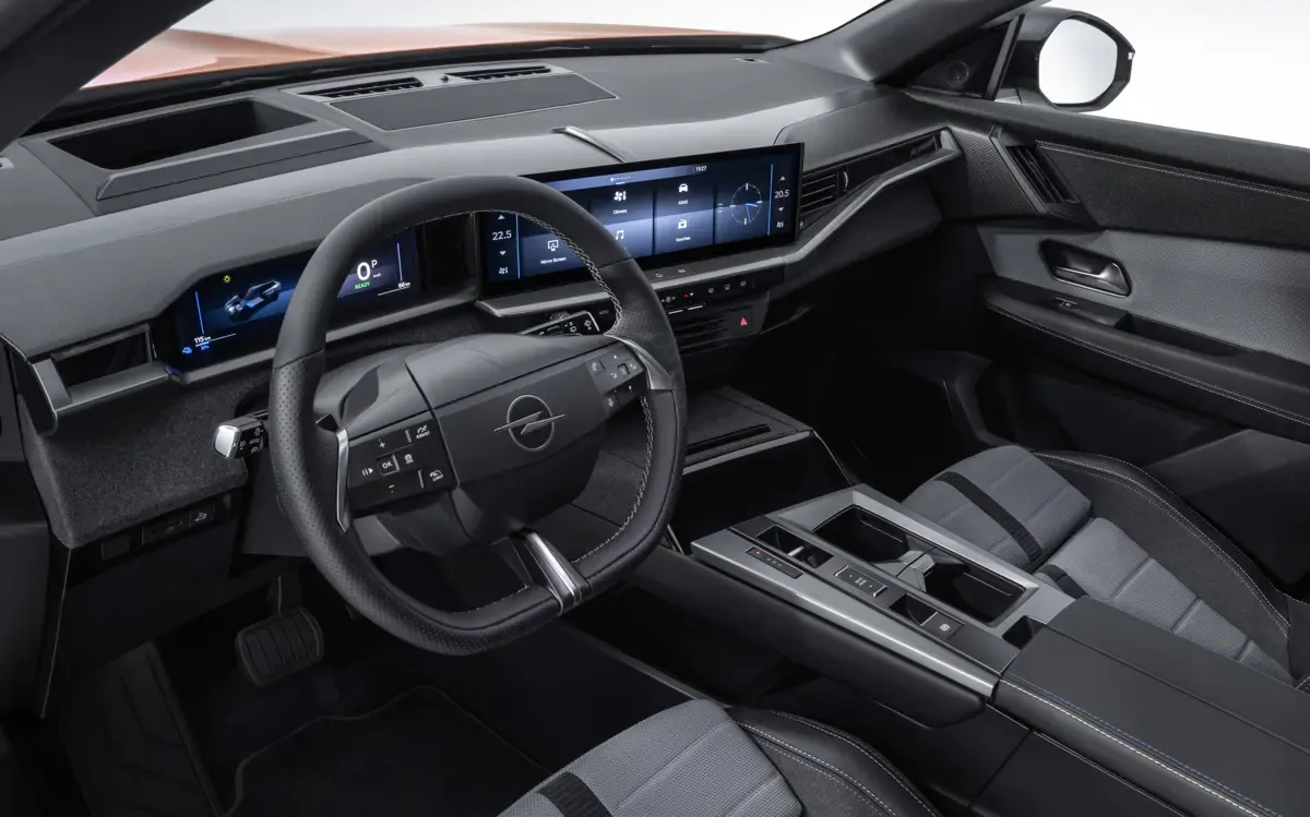 Elettronauti - Opel Grandland 73kWh AWD - Plancia - Vista della plancia