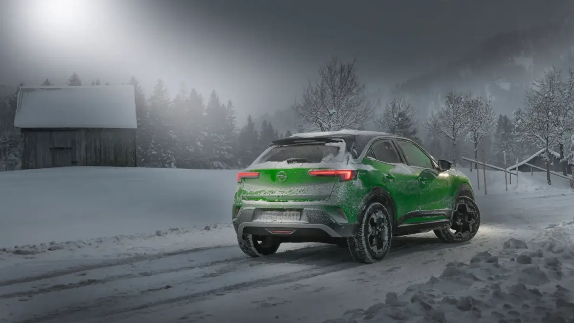 Elettronauti - Opel Mokka Electric - Verde - Esterno - Vista anteriore a tre quarti