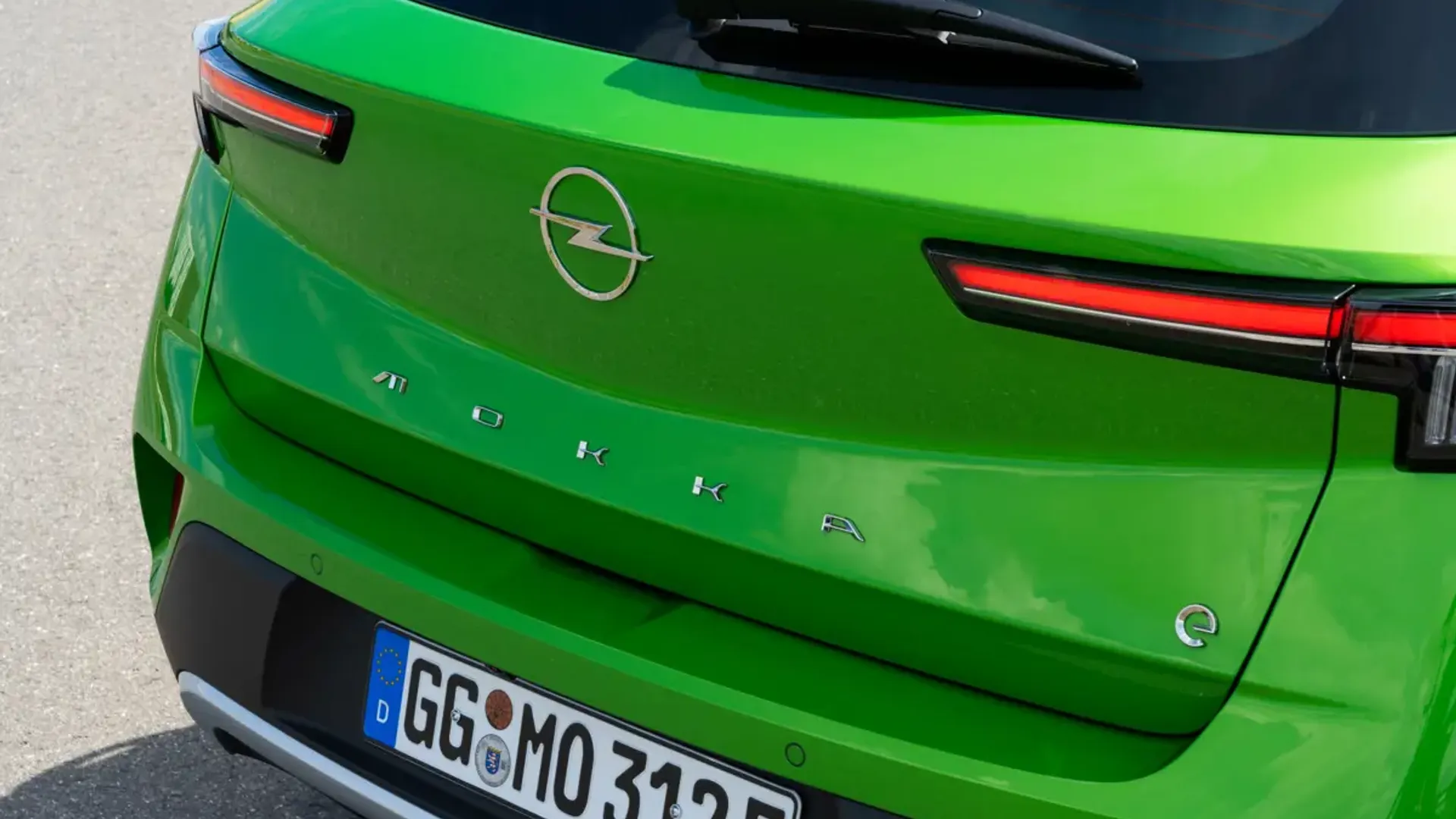 Elettronauti - Opel Mokka Electric - Esterno - Vista posteriore