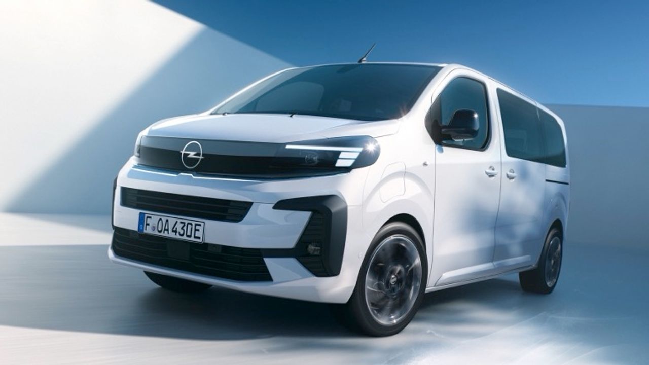 Elettronauti - Opel Zafira Electric XL 75 kWh - Dark Grey - Esterno - Vista anteriore a tre quarti