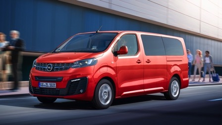 Elettronauti - Opel Zafira Electric 50 kWh - Grigio - Esterno - Vista anteriore a tre quarti