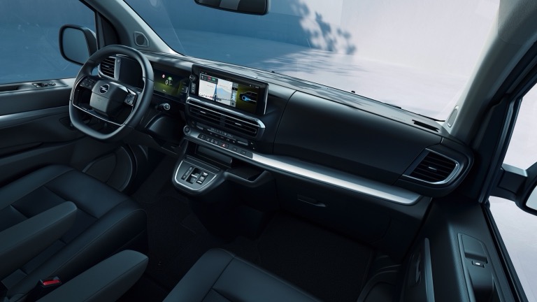 Elettronauti - Opel Zafira Electric 50 kWh - Grigio - Esterno - Vista anteriore a tre quarti