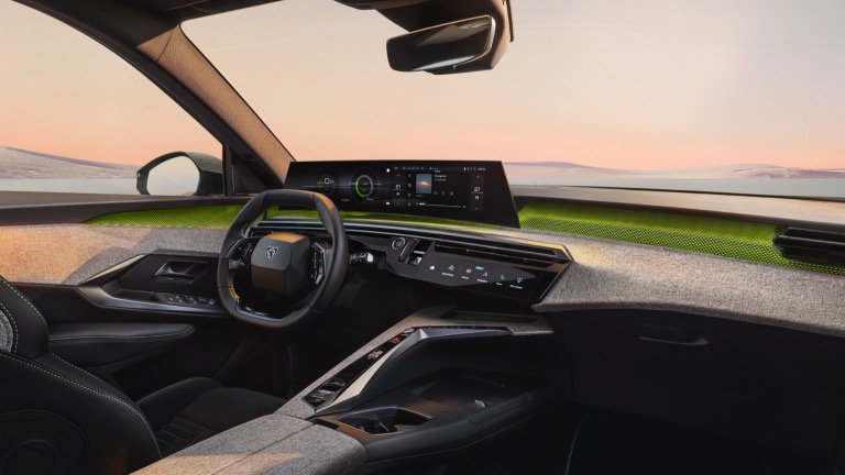 Peugeot e-5008 73 kWh
