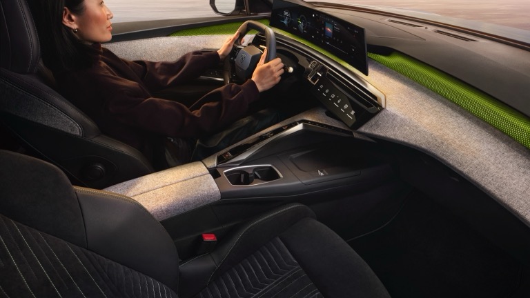 Peugeot e-5008 73 kWh