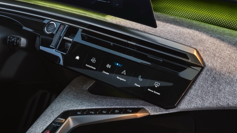 Peugeot e-5008 73 kWh