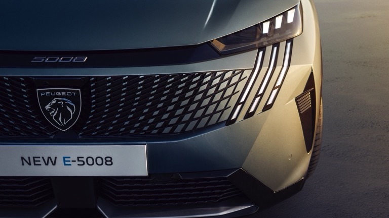 Peugeot e-5008 73 kWh