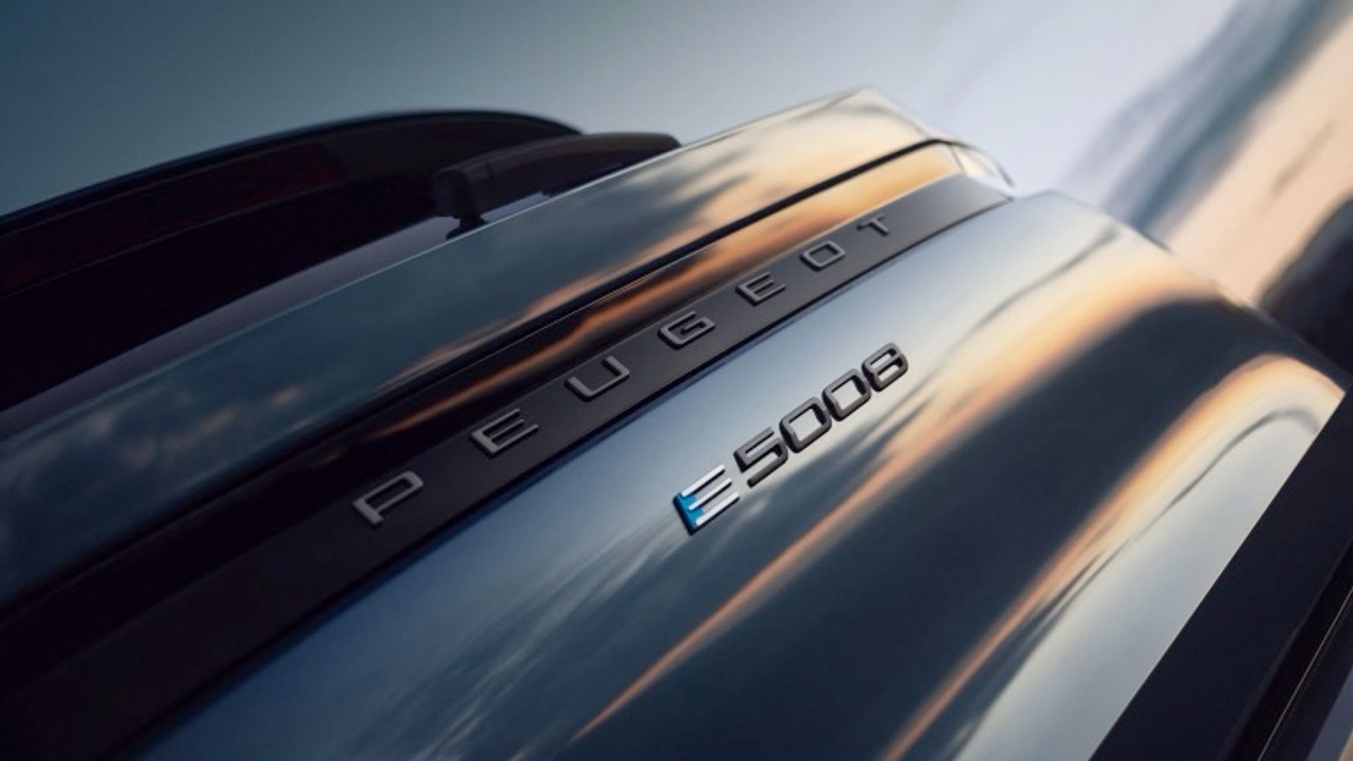 Peugeot e-5008 73 kWh