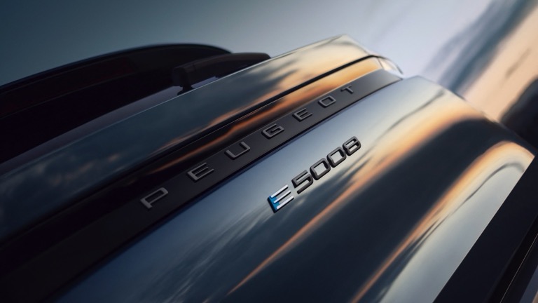 Peugeot e-5008 73 kWh