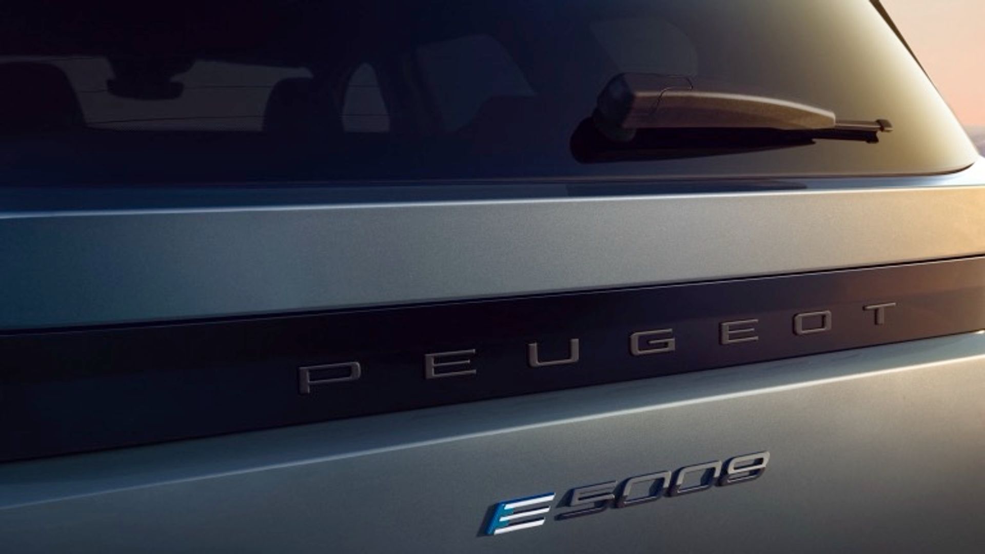 Peugeot e-5008 73 kWh