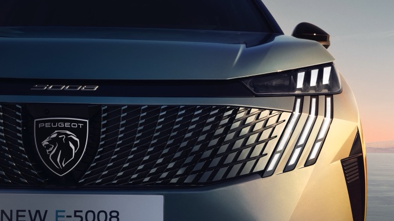 Peugeot e-5008 73 kWh