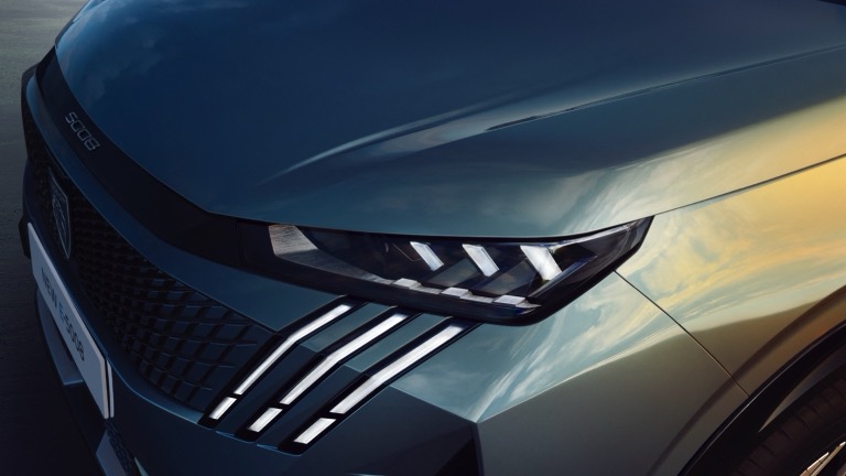 Peugeot e-5008 73 kWh
