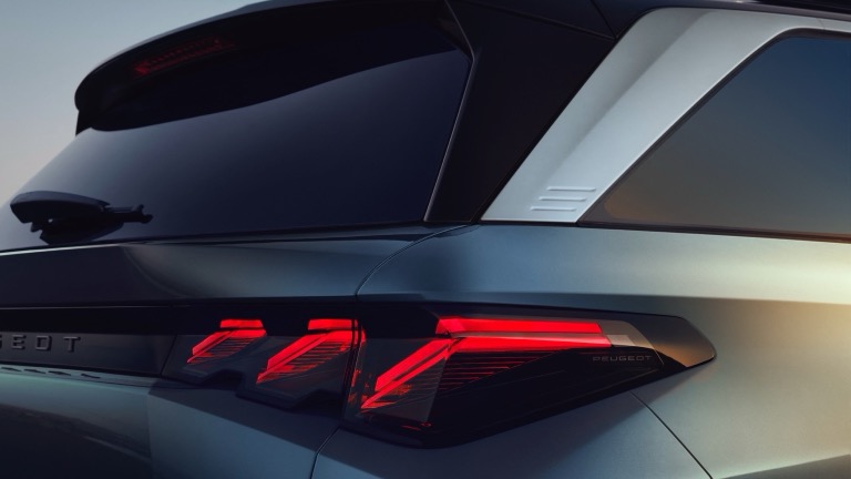 Peugeot e-5008 73 kWh