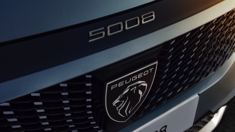 Peugeot e-5008 73 kWh