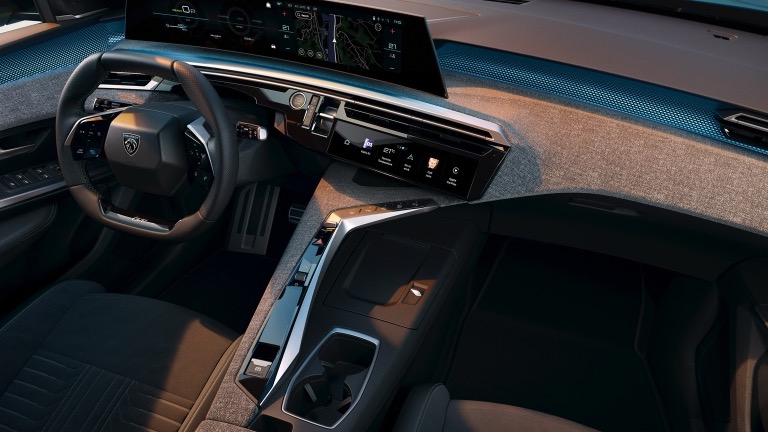 Peugeot e-3008 73 kWh