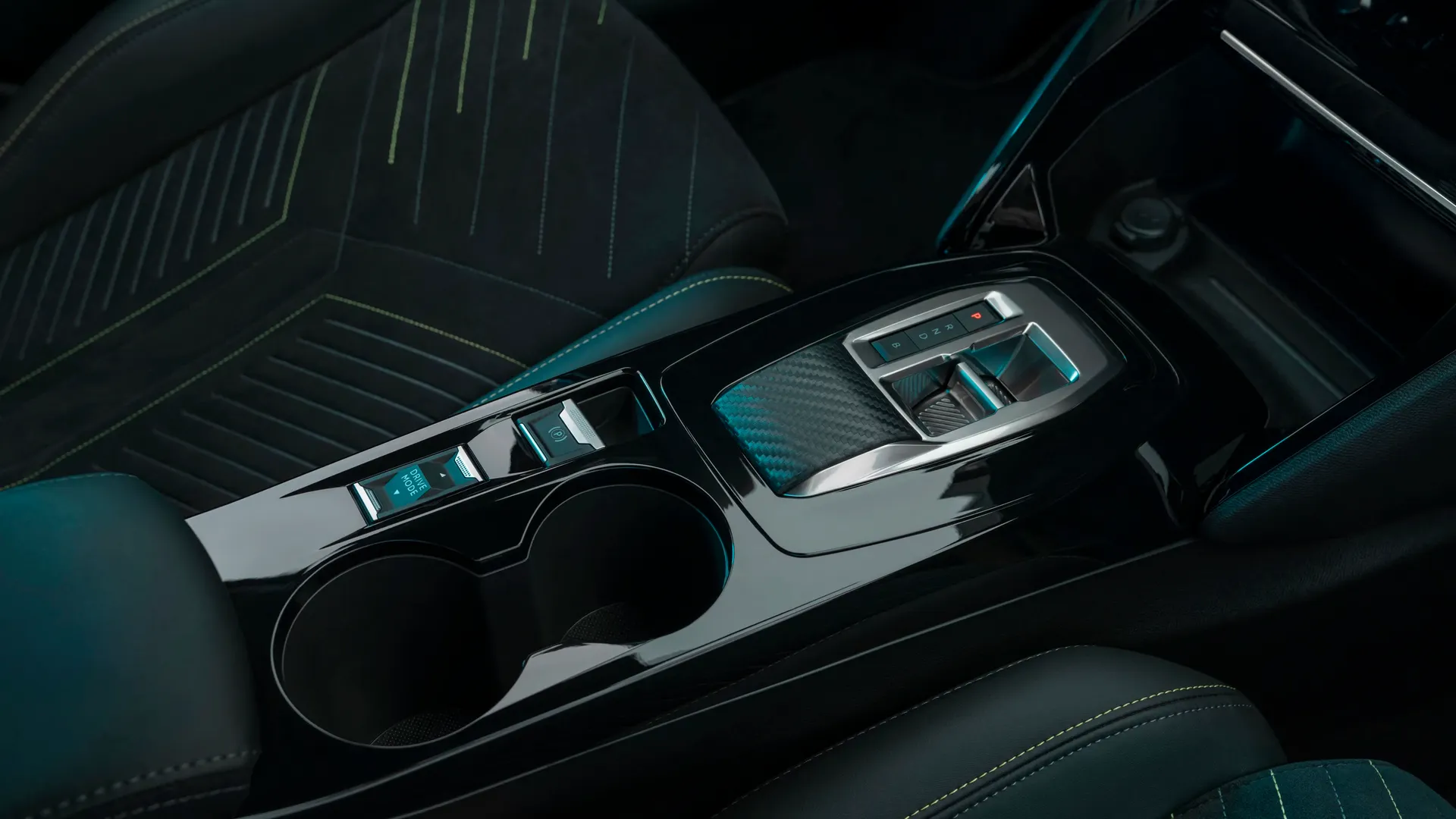 Elettronauti - Peugeot e-208