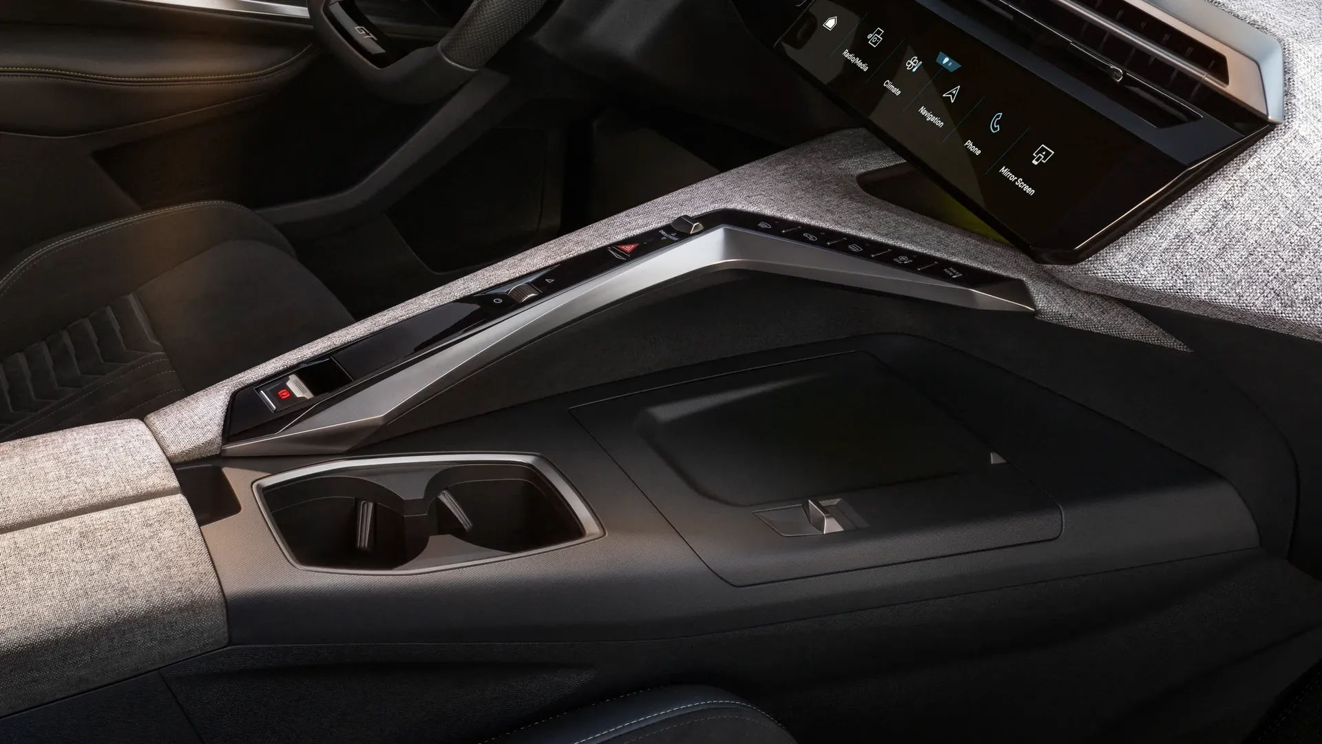 Elettronauti - Peugeot e-5008