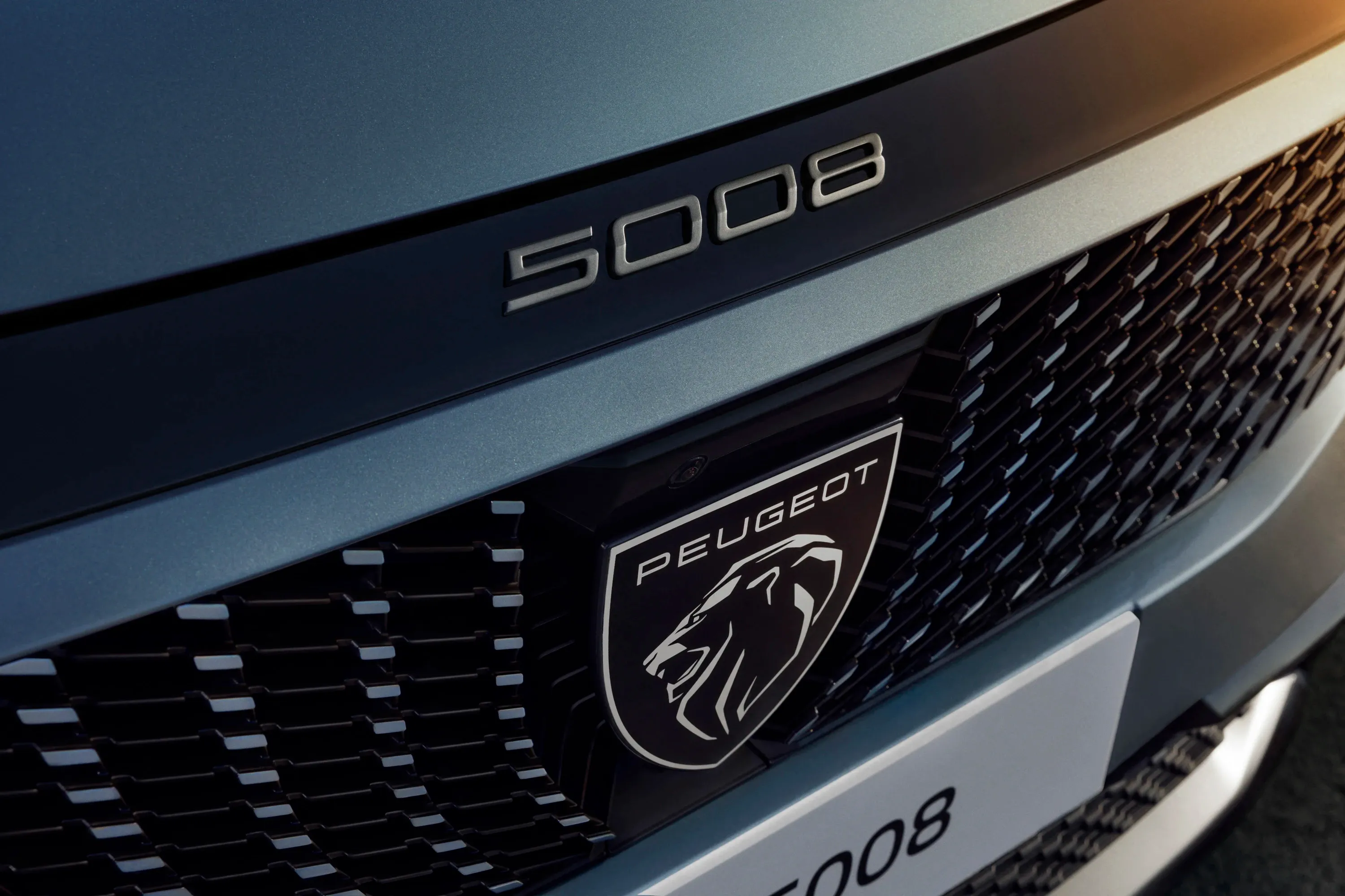 Elettronauti - Peugeot e-5008