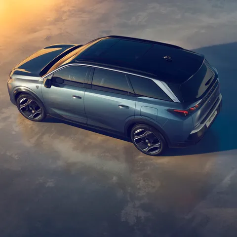 Elettronauti - Peugeot e-5008