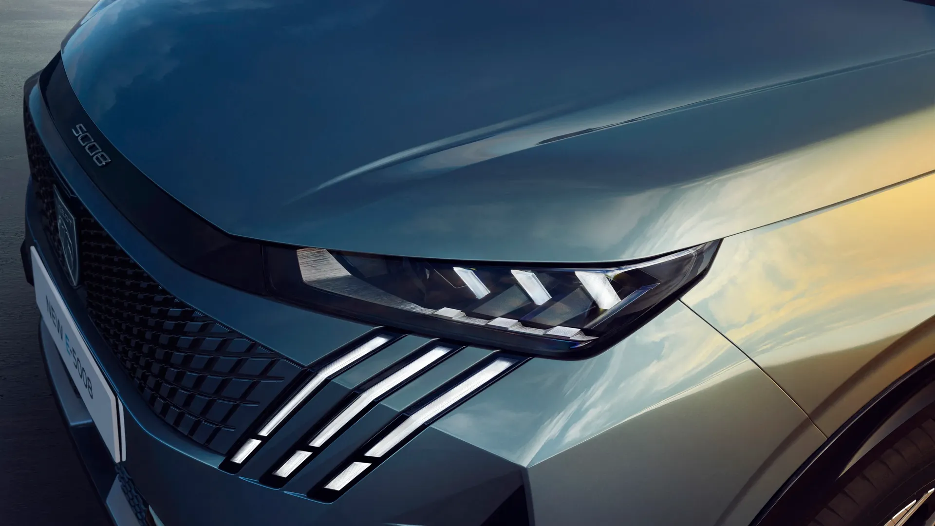 Elettronauti - Peugeot e-5008