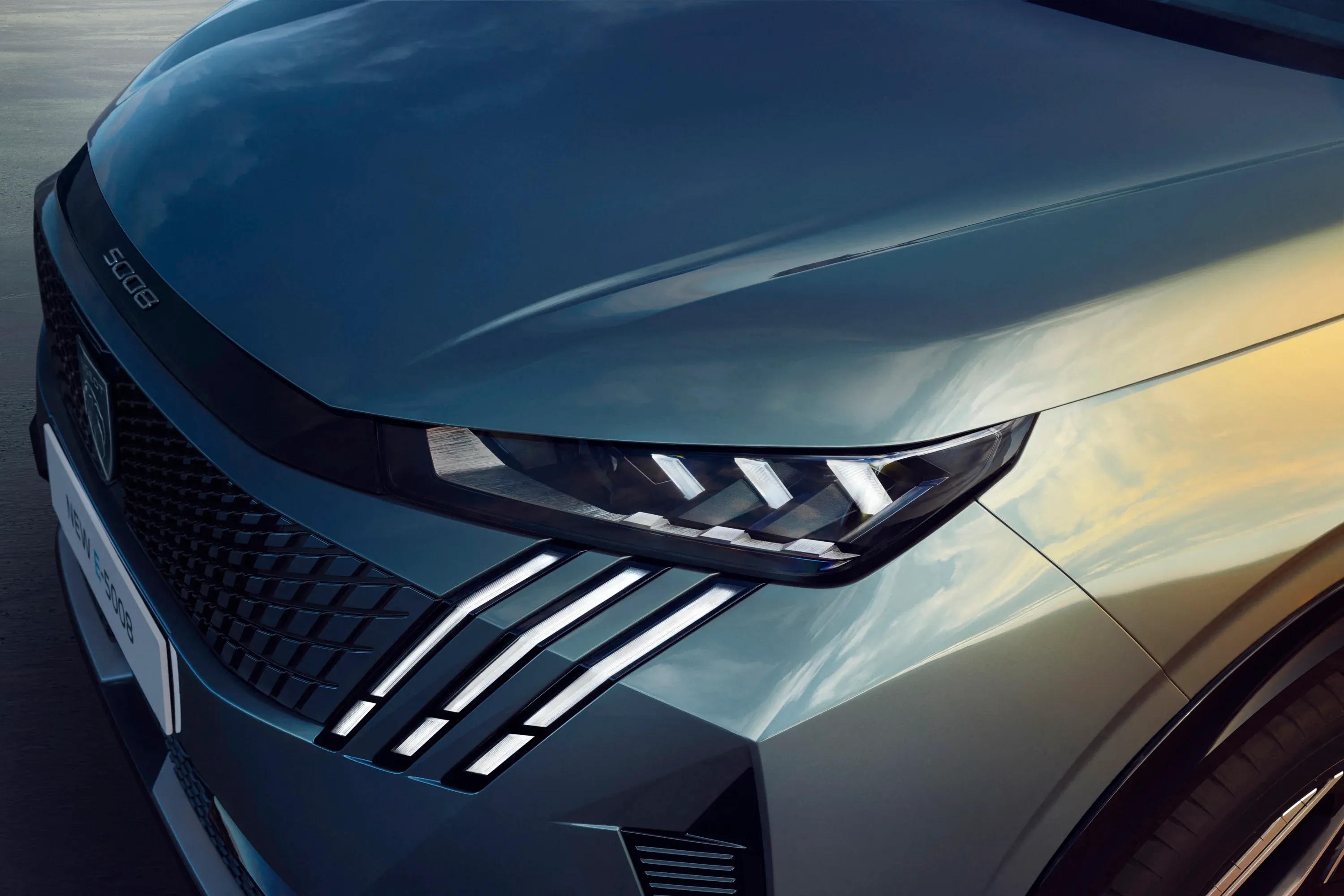 Elettronauti - Peugeot e-5008