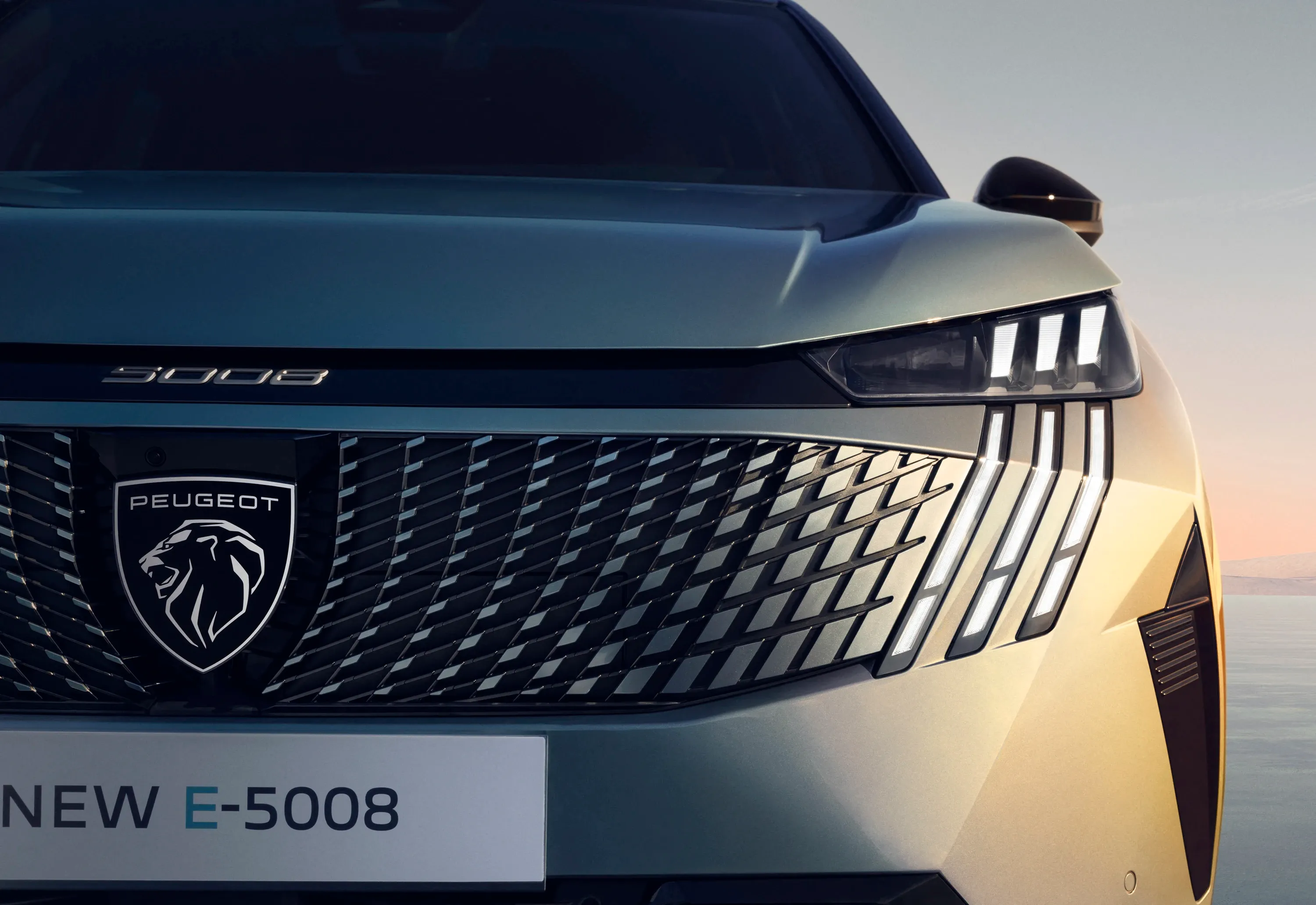 Elettronauti - Peugeot e-5008