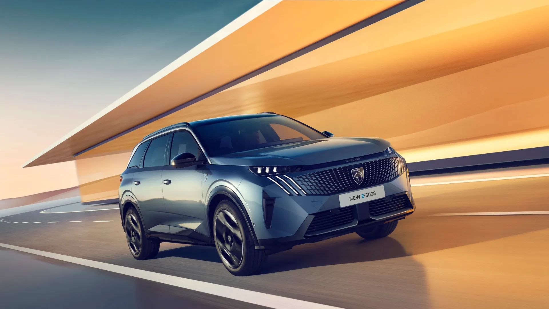 Elettronauti - Peugeot e-5008