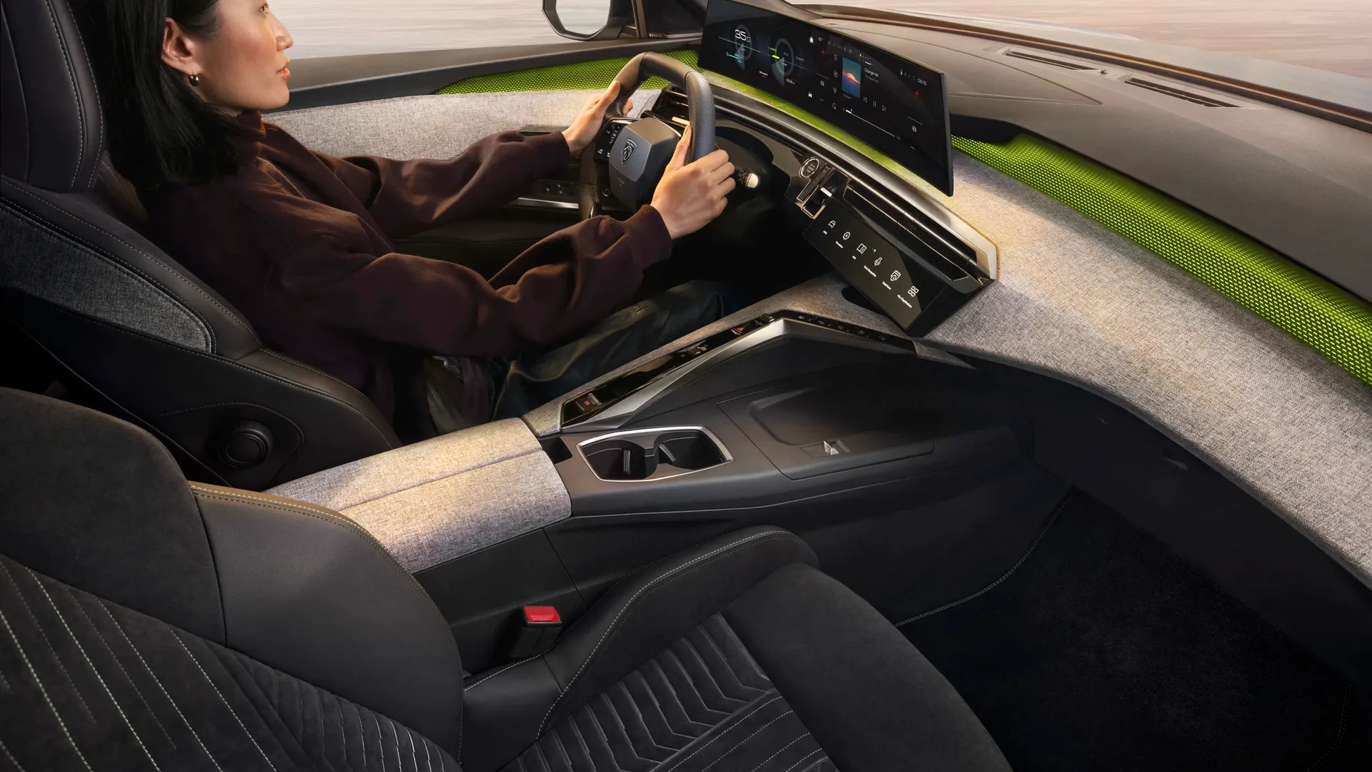 Elettronauti - Peugeot e-5008