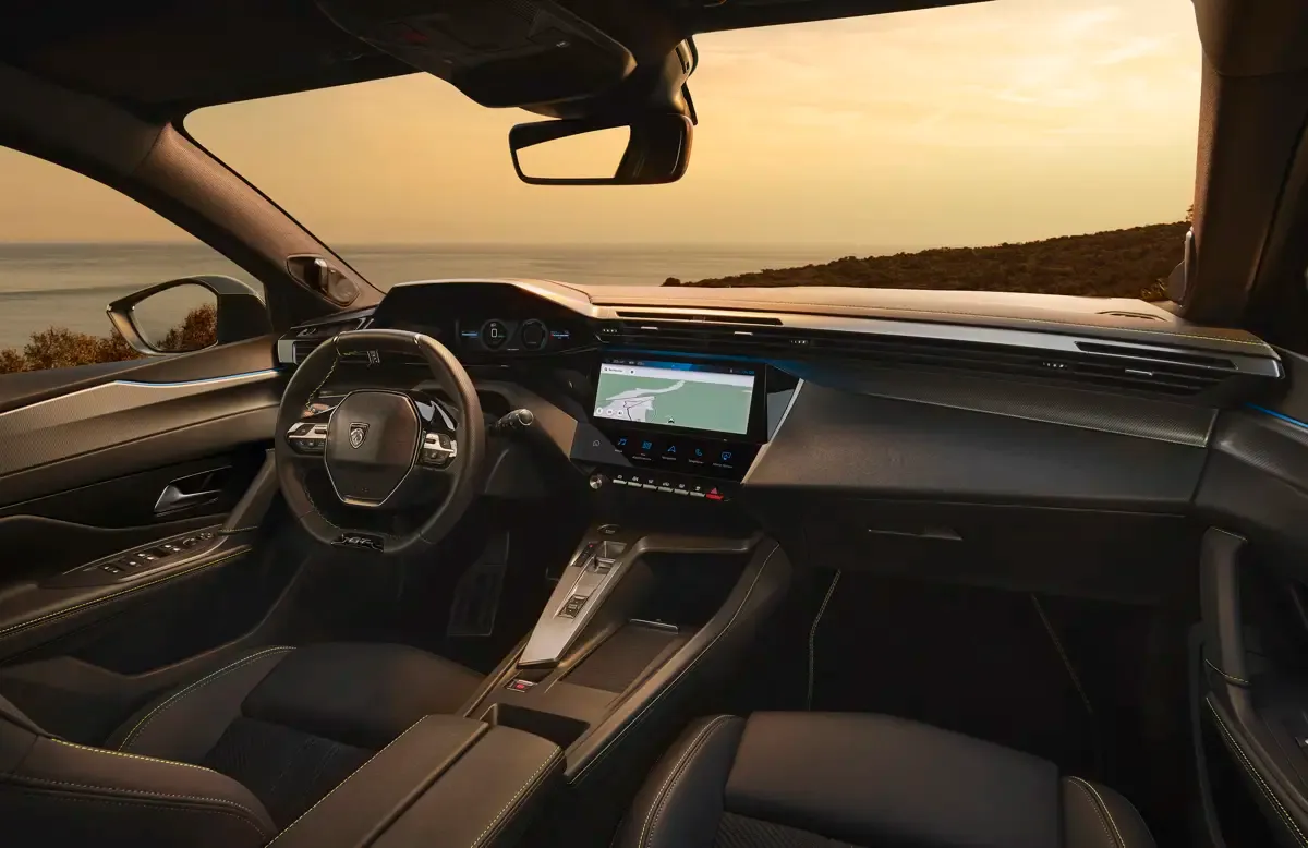 Elettronauti - Peugeot E-408 58 kWh - Plancia - Vista della plancia