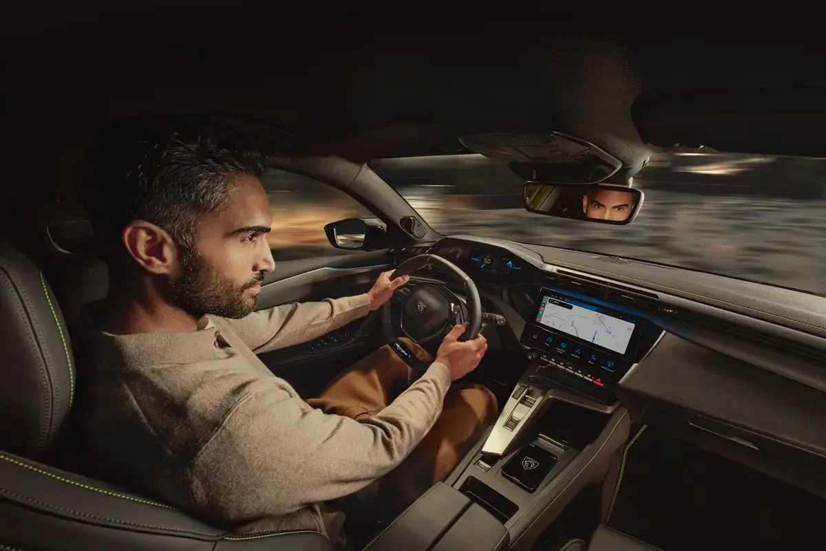 Elettronauti - Peugeot E-408 58 kWh - Plancia - Vista della plancia