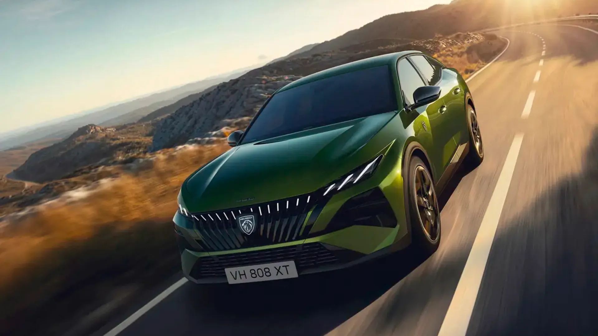 Elettronauti - Peugeot E-408 58 kWh - Bianco - Esterno - Vista anteriore a tre quarti