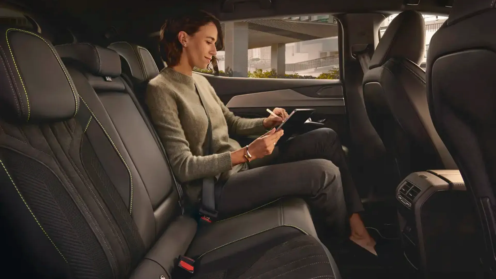 Elettronauti - Peugeot E-408 58 kWh - Sedili - Sedili posteriori