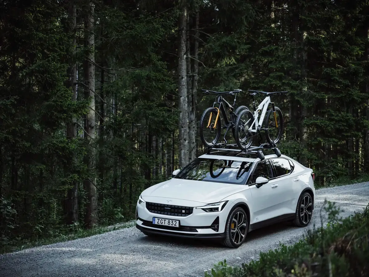 Elettronauti - Polestar 2 Long Range Dual Motor - Bianco - Esterno - Vista anteriore a tre quarti