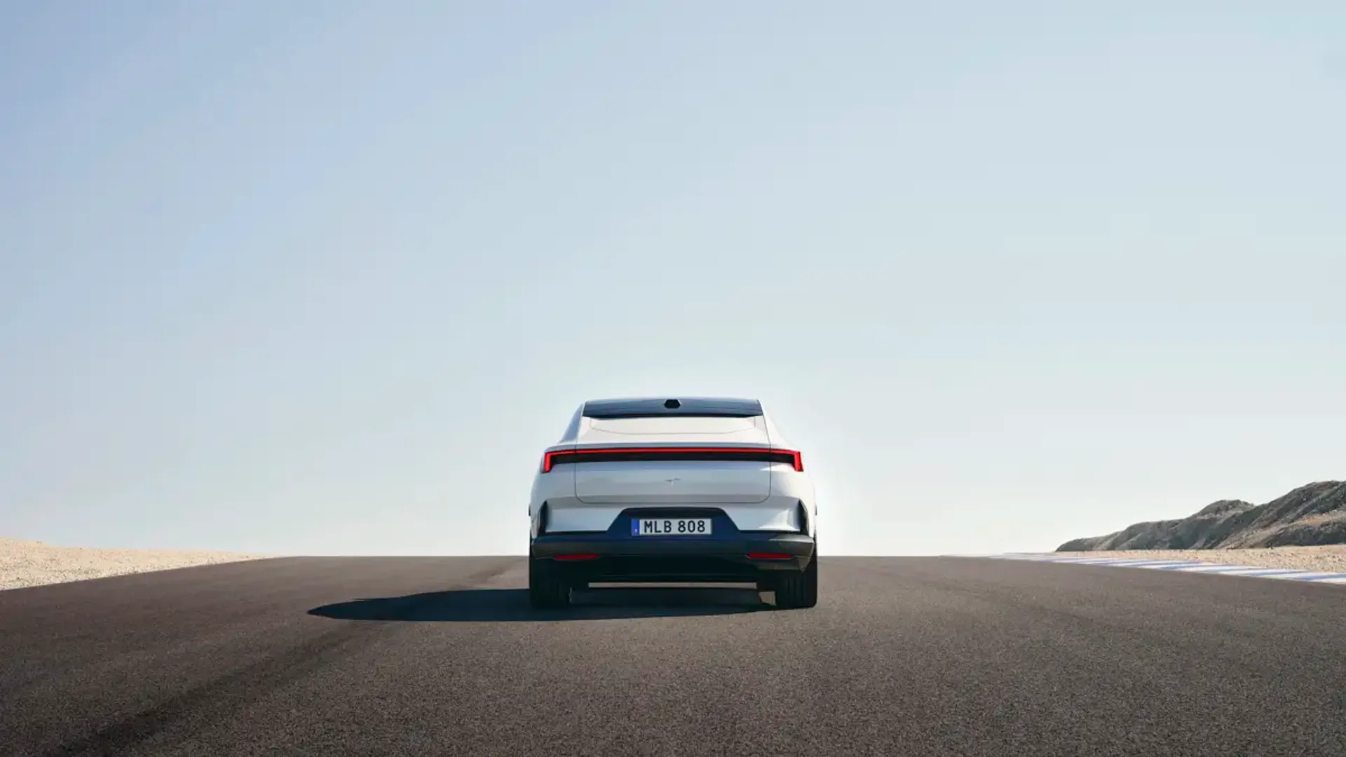Elettronauti - Polestar 4 Long Range Dual Motor - Grigio - Esterno - Vista anteriore a tre quarti