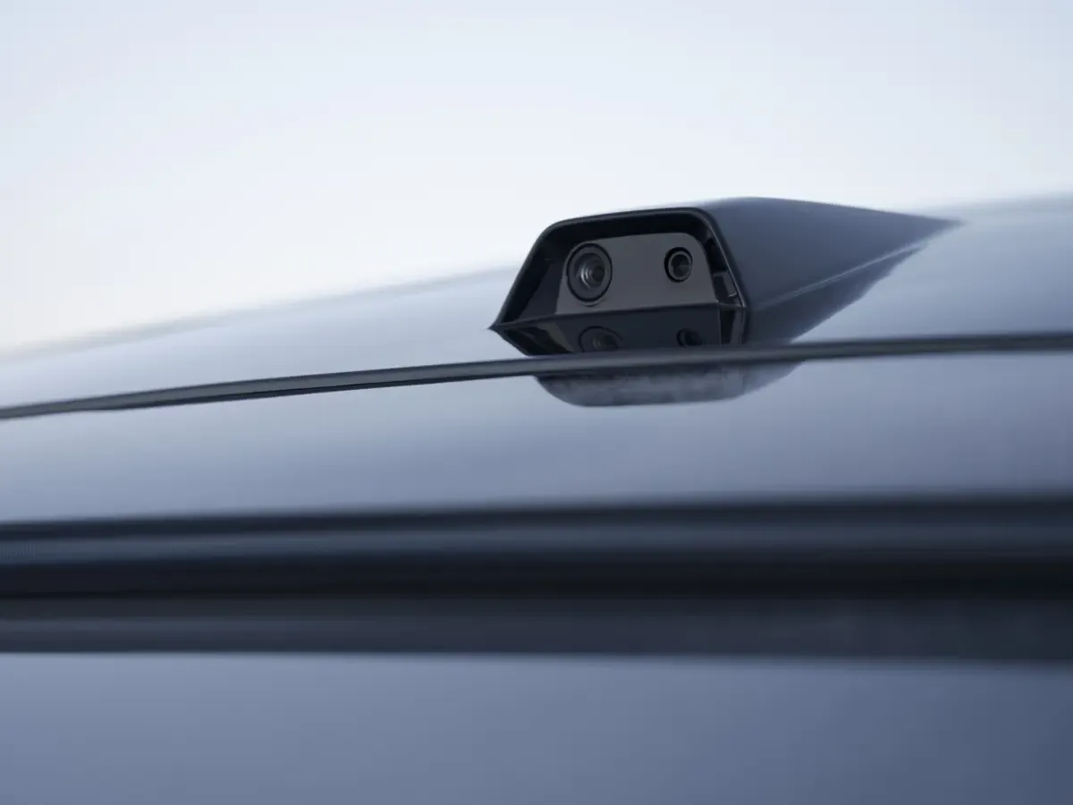 Elettronauti - Polestar 4 Long Range Dual Motor - Bianco - Esterno - Vista anteriore a tre quarti