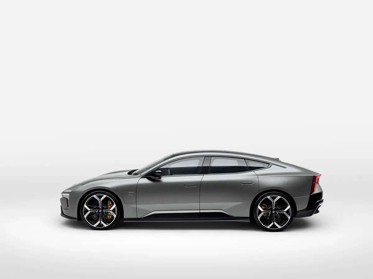 Elettronauti - Polestar 5 Dual Motor Performance - Bianco - Esterno - Vista anteriore a tre quarti