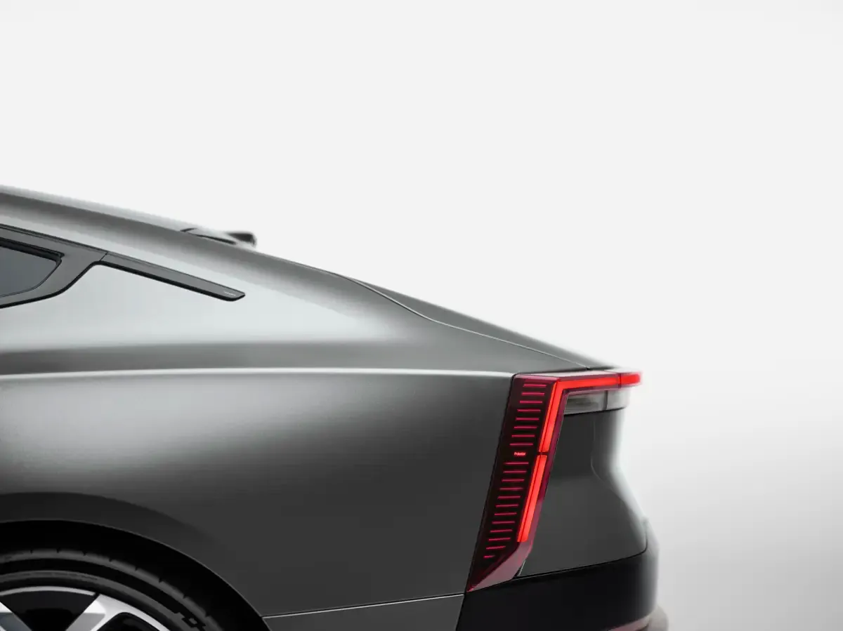 Elettronauti - Polestar 5 Dual Motor Performance - Bianco - Esterno - Vista anteriore a tre quarti