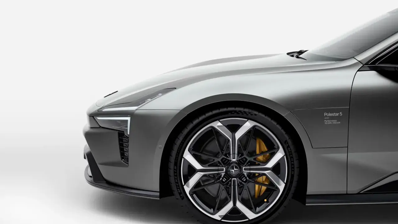 Elettronauti - Polestar 5 Dual Motor Performance - Cerchio - Vista laterale