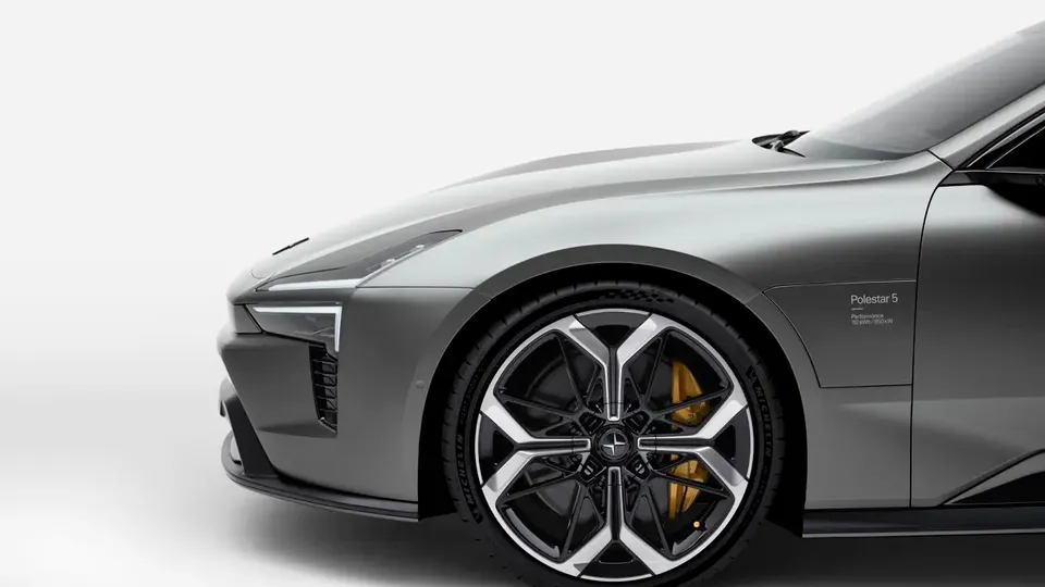 Elettronauti - Polestar 5 Dual Motor Performance - Cerchio - Vista laterale
