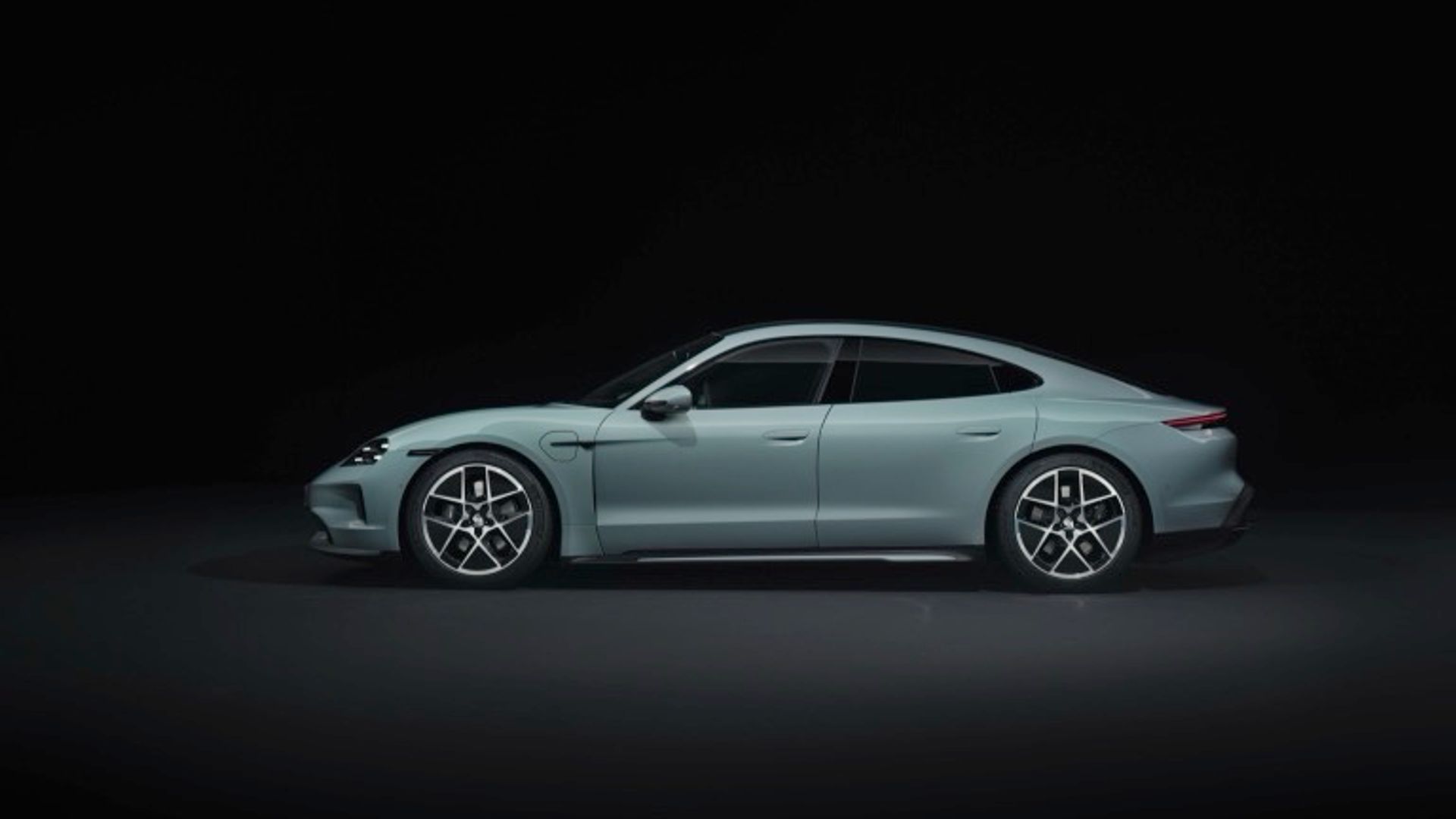 Porsche Taycan Plus