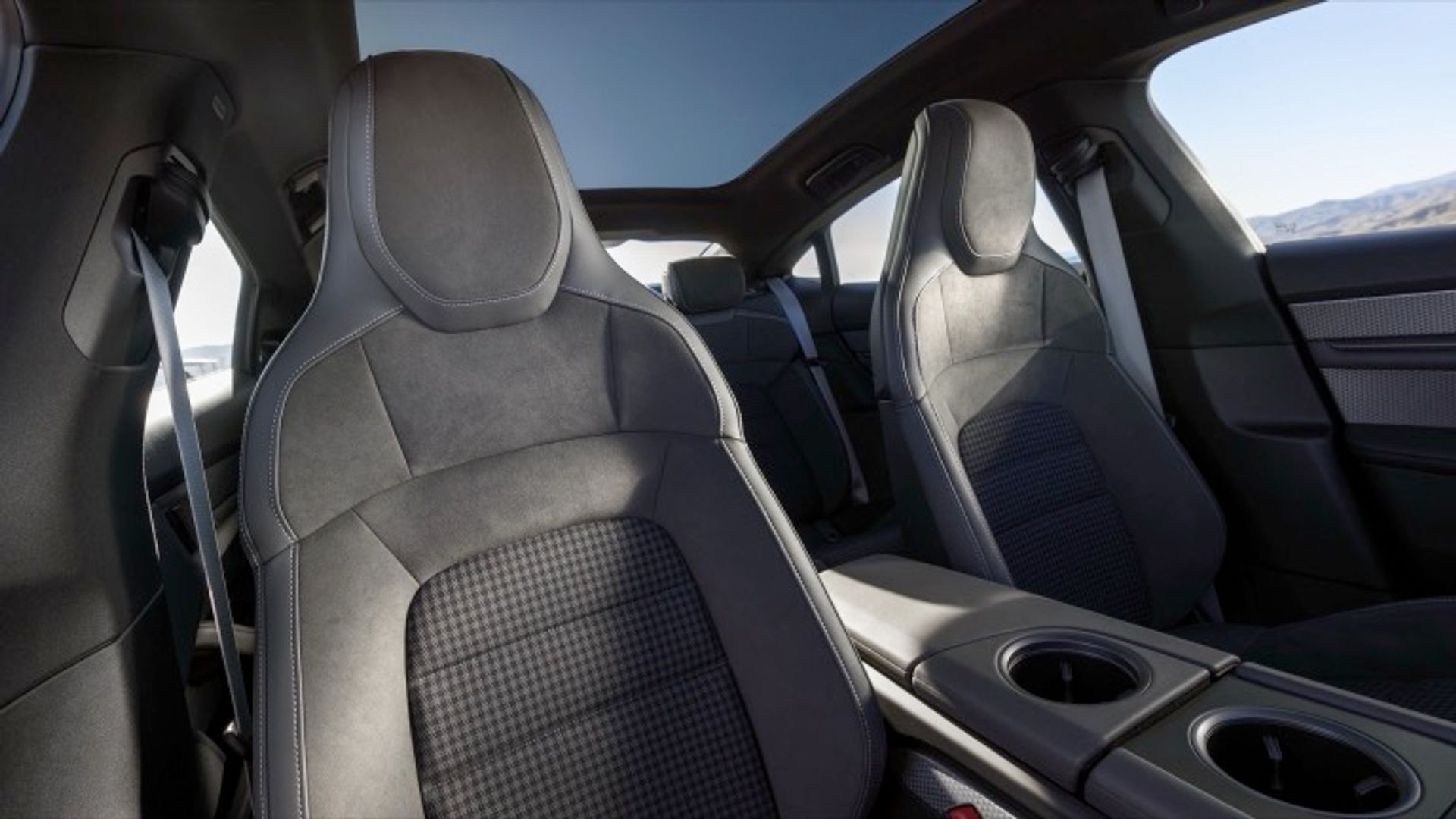 Porsche Taycan Plus