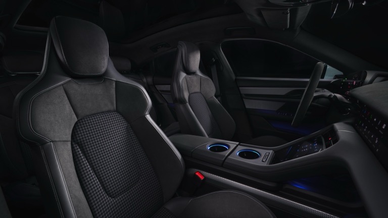 Porsche Taycan Plus