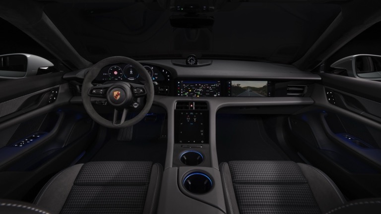 Porsche Taycan Plus