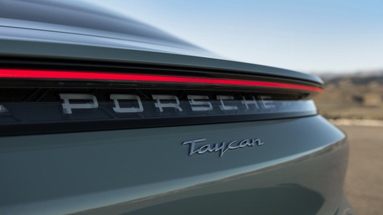 Porsche Taycan Plus