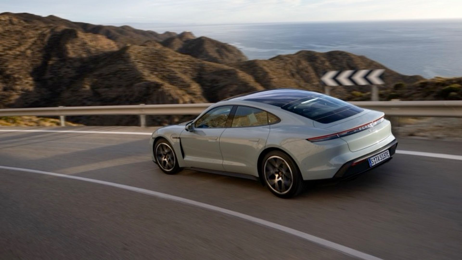 Porsche Taycan Plus