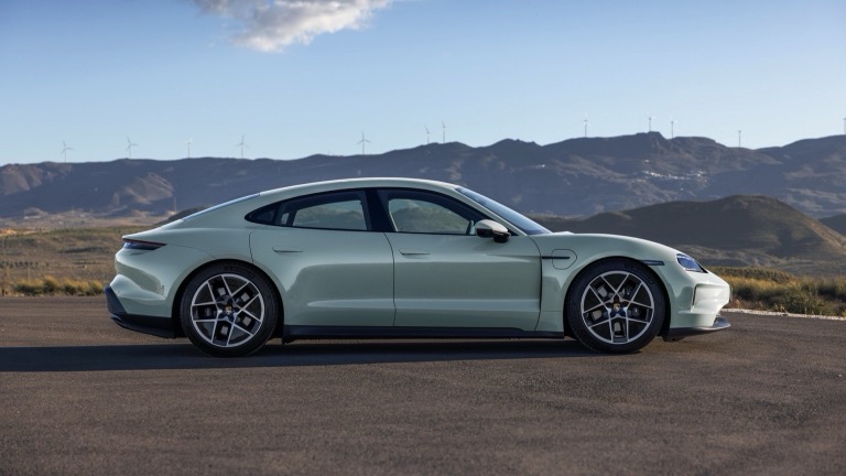 Porsche Taycan Plus